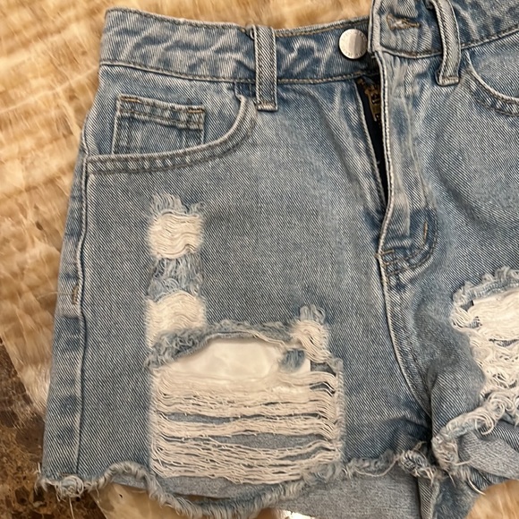 Shein Girls Jean Shorts - Picture 4 of 5